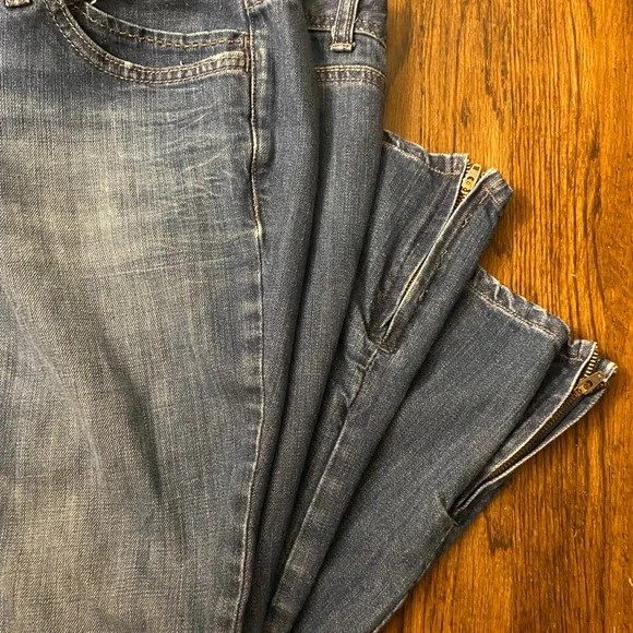 TOMMY HILFIGER -LOW RISE CROP JEANS/CAPRI,SIZE 10 - Picture 3 of 15